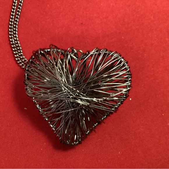 Necklace with metal heart - Picture 2 of 5